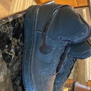 Nike air boys sneakers used